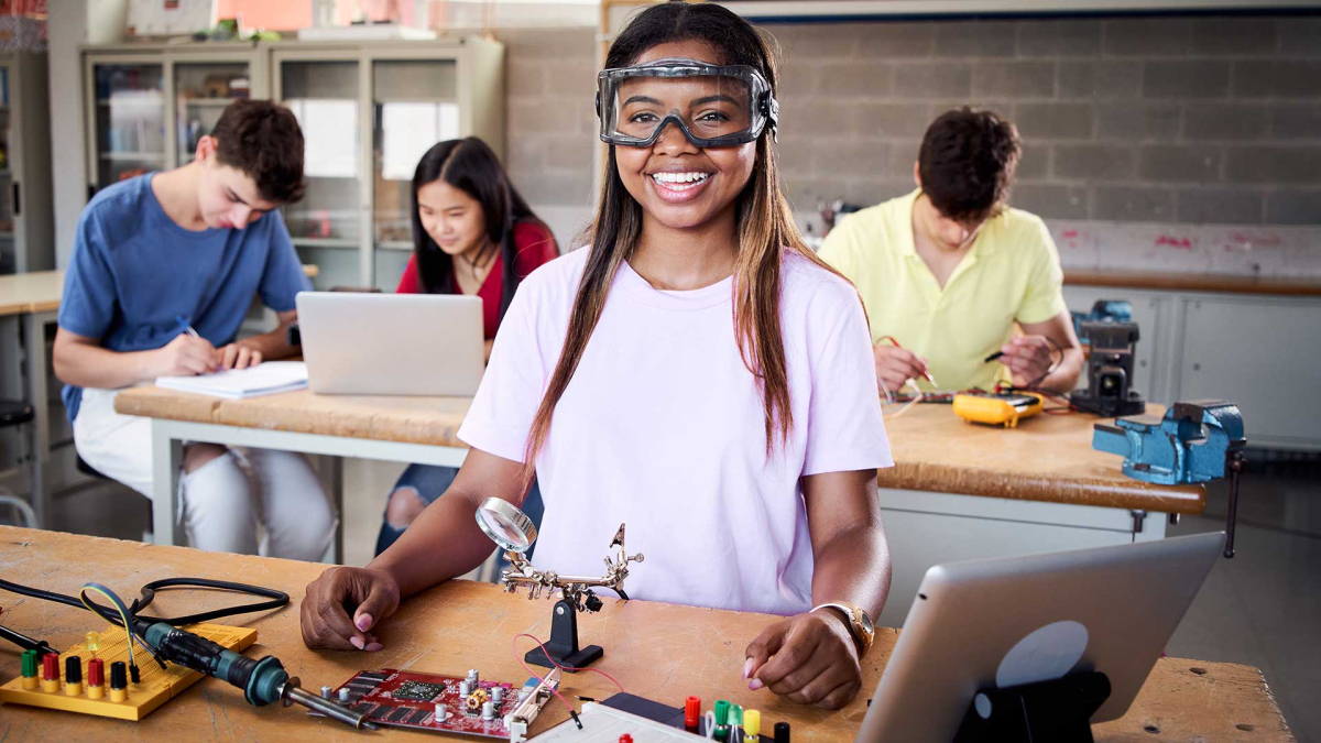 Online High School Electives: Exploring Interests and Building Specialized Skills